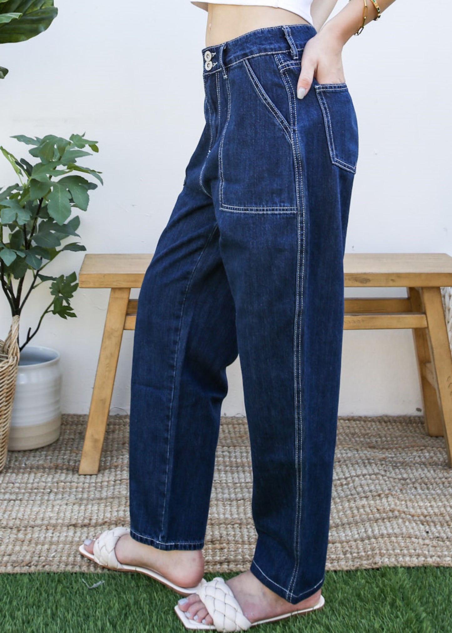 Loose Tapered Crop Denim Pants