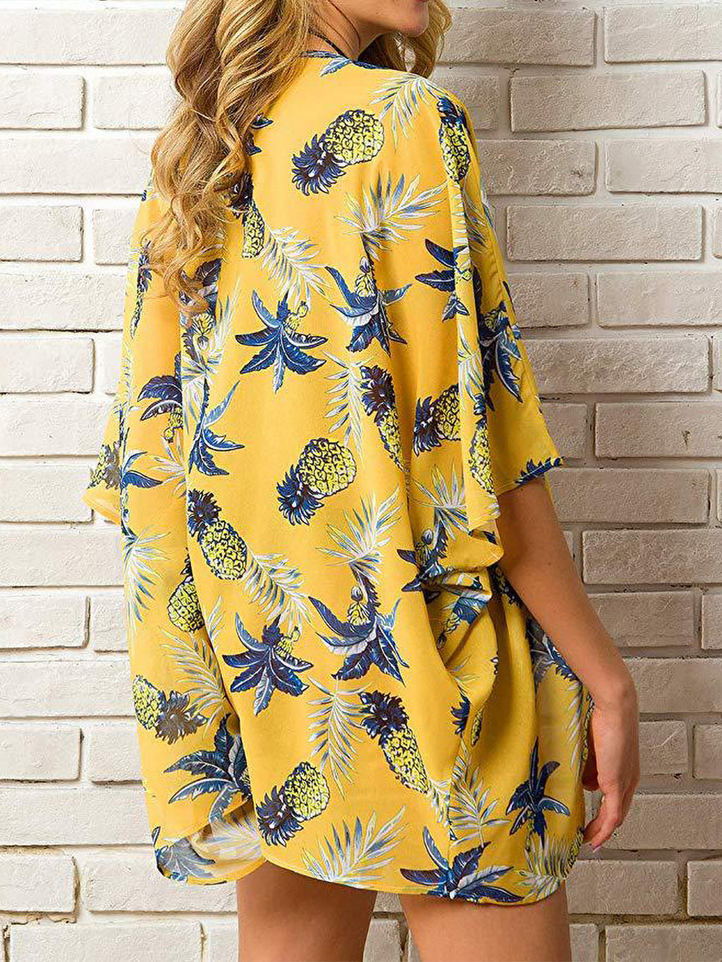 Cárdigan tipo kimono corto con abertura frontal y estampado floral de gasa para playa