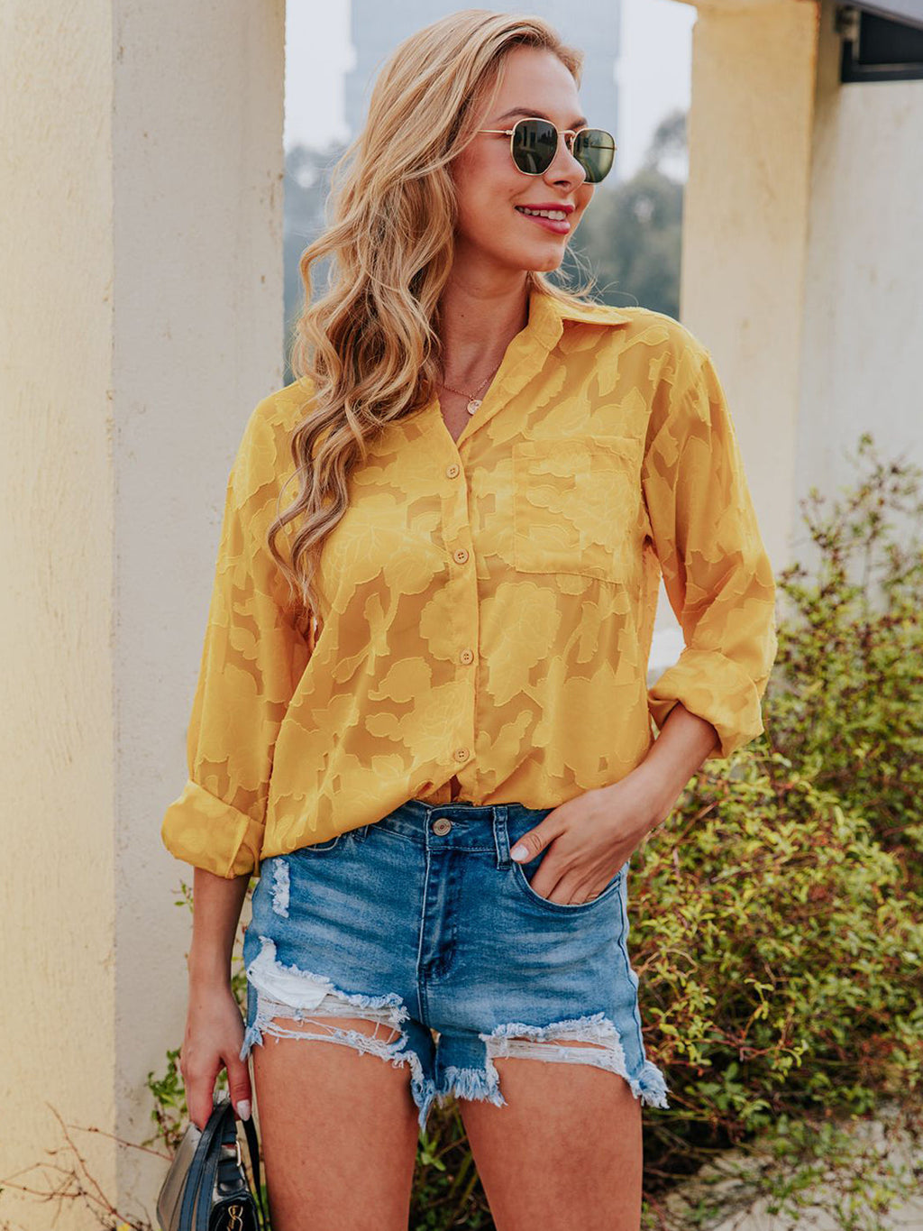 Blusa de gasa con estampado floral, mangas largas, cuello vuelto semitransparente y botones para mujer de Anna-Kaci