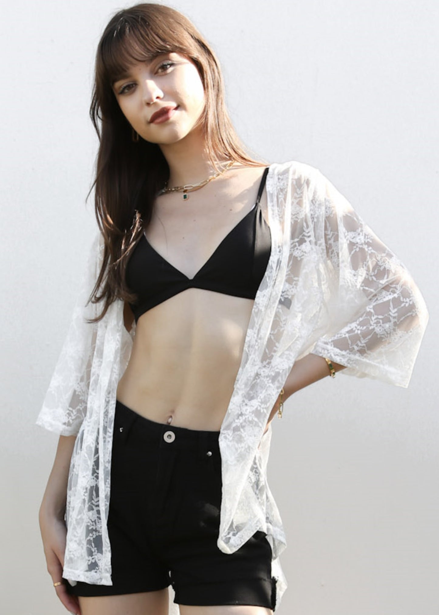 Cárdigan tipo kimono bohemio con encaje transparente 