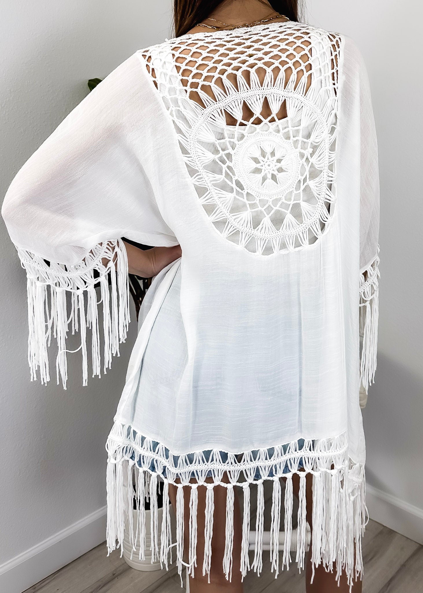 Traje de baño de crochet estilo bohemio para mujer de Anna-Kaci, kimono de punto con borlas y huecos, pareo playero fluido